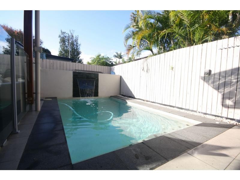 4 Harriet Street, Clontarf QLD 4019