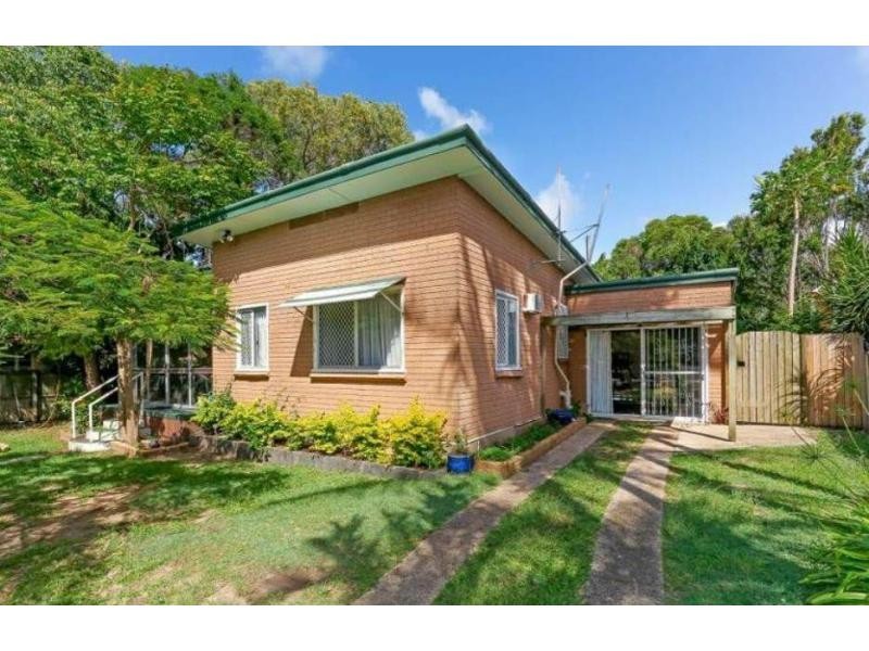 143 Oxley Avenue, Woody Point QLD 4019