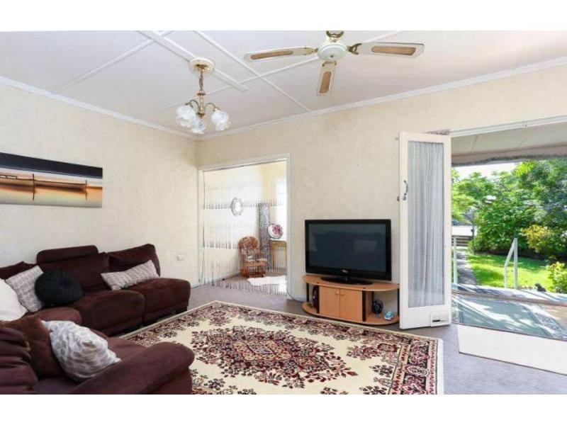 143 Oxley Avenue, Woody Point QLD 4019