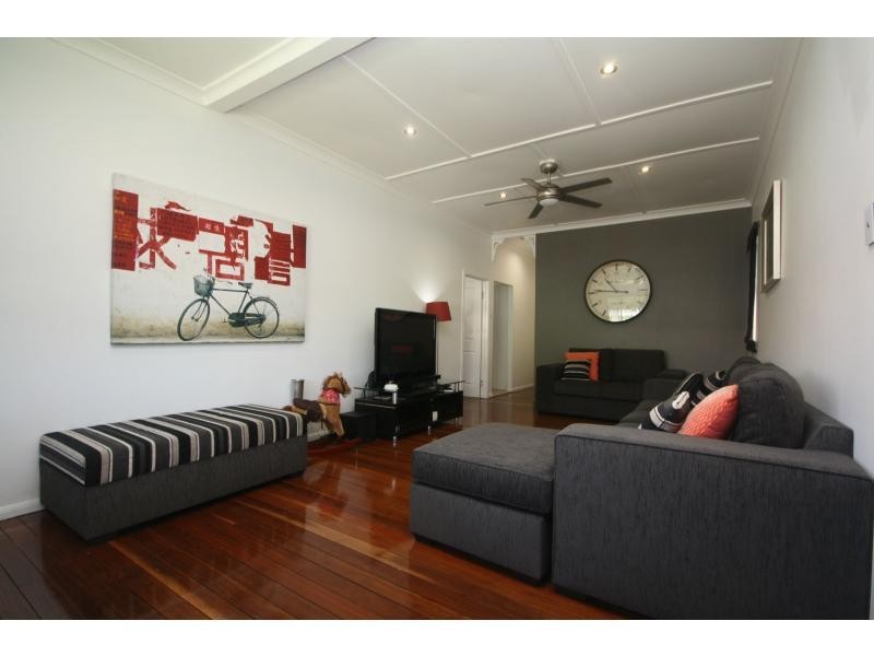 2 Ewart Street, Clontarf QLD 4019