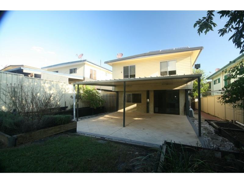 18 Pikett Street, Clontarf QLD 4019