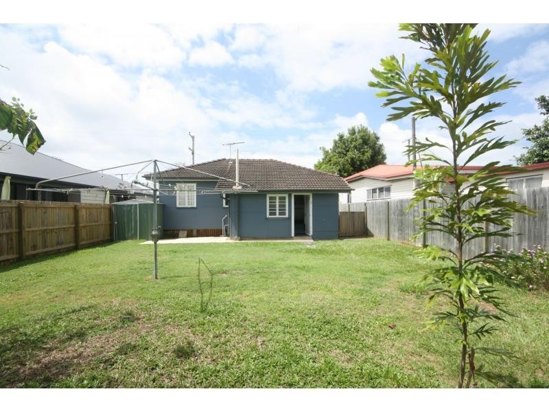 19 Elizabeth Avenue, Clontarf QLD 4019