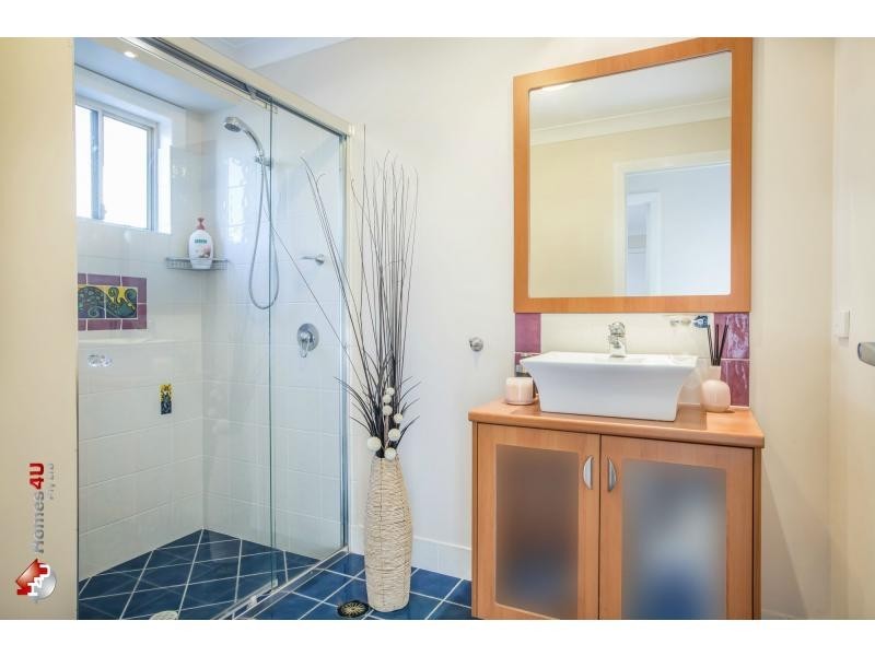 11 Defender Street, Newport QLD 4020