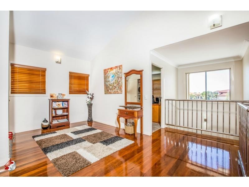 11 Defender Street, Newport QLD 4020