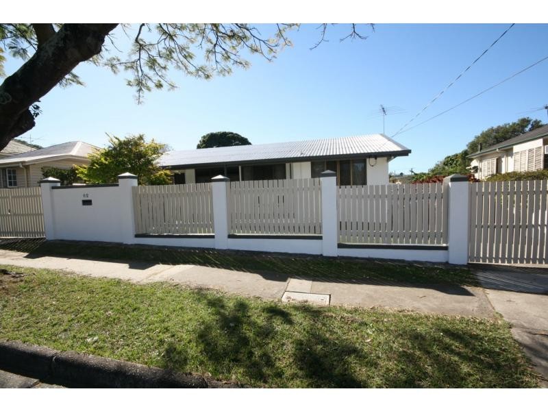 62 Anzac Avenue, Redcliffe QLD 4020