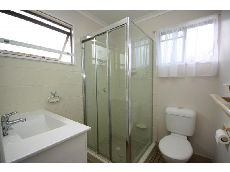 62 Anzac Avenue, Redcliffe QLD 4020