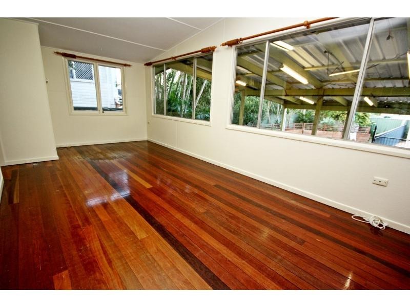 280 Victoria Avenue, Redcliffe QLD 4020