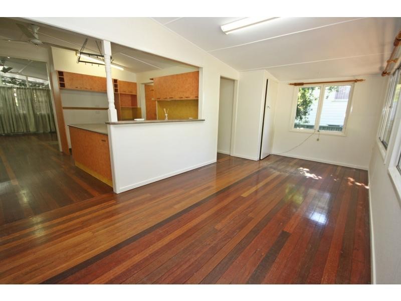 280 Victoria Avenue, Redcliffe QLD 4020