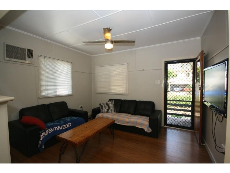 35 Yacht Street, Clontarf QLD 4019