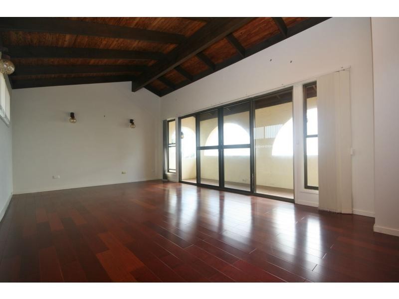 83 Endeavour Esplanade, Newport QLD 4020