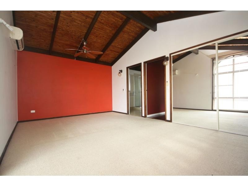 83 Endeavour Esplanade, Newport QLD 4020