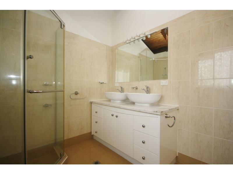 83 Endeavour Esplanade, Newport QLD 4020