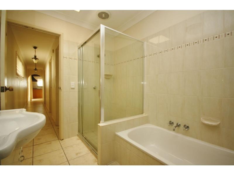 83 Endeavour Esplanade, Newport QLD 4020