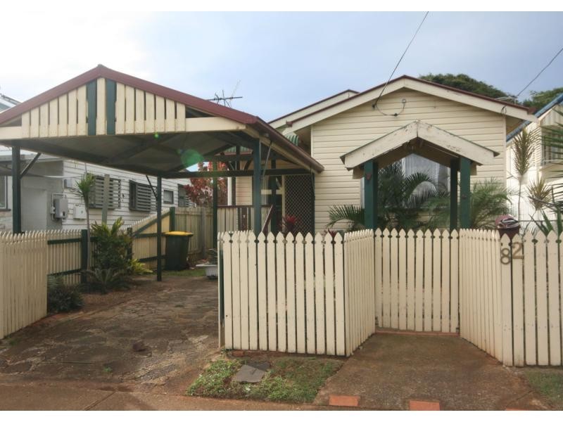 82 King Street, Woody Point QLD 4019