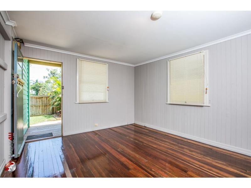 6 Louis Street, Redcliffe QLD 4020