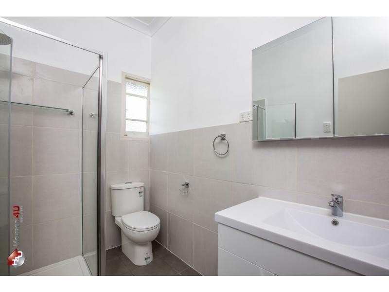 6 Louis Street, Redcliffe QLD 4020