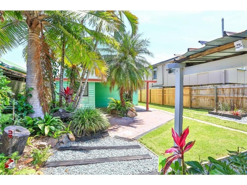 6 Louis Street, Redcliffe QLD 4020