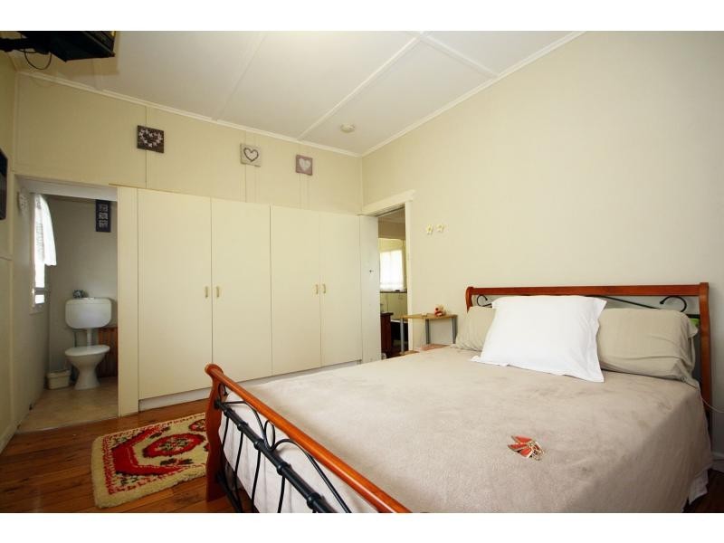 28 Bramble Street, Woody Point QLD 4019