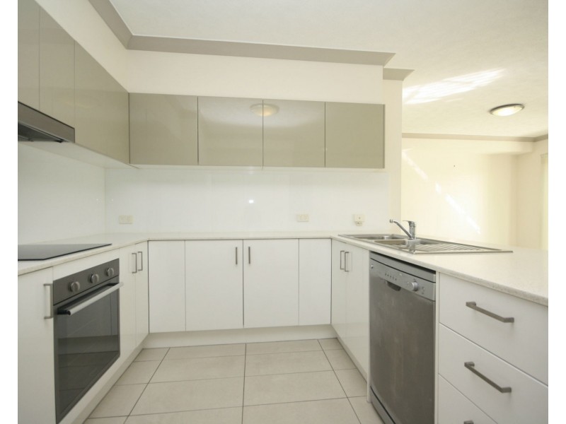 4/7 Sutton Street, Redcliffe QLD 4020