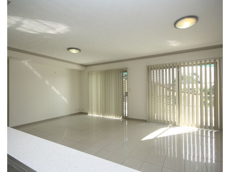 4/7 Sutton Street, Redcliffe QLD 4020