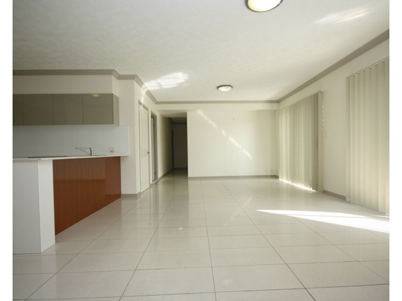 4/7 Sutton Street, Redcliffe QLD 4020