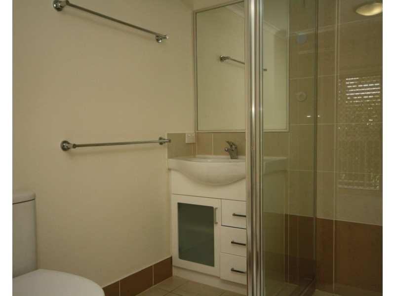 4/7 Sutton Street, Redcliffe QLD 4020