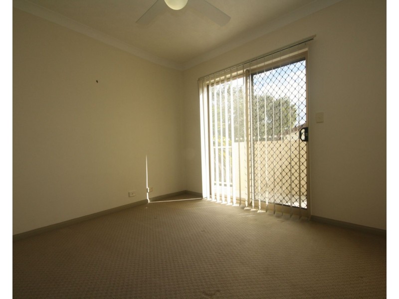 4/7 Sutton Street, Redcliffe QLD 4020