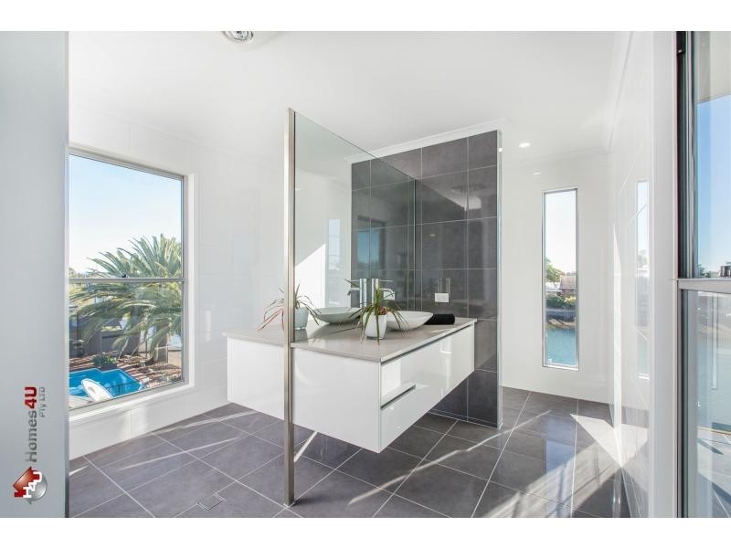 15A Courageous Court, Newport QLD 4020