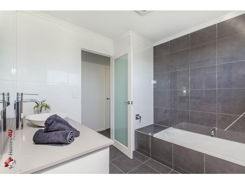 15A Courageous Court, Newport QLD 4020