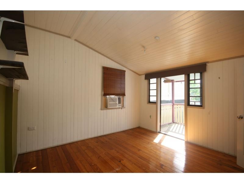 29 Whytecliffe Parade, Woody Point QLD 4019