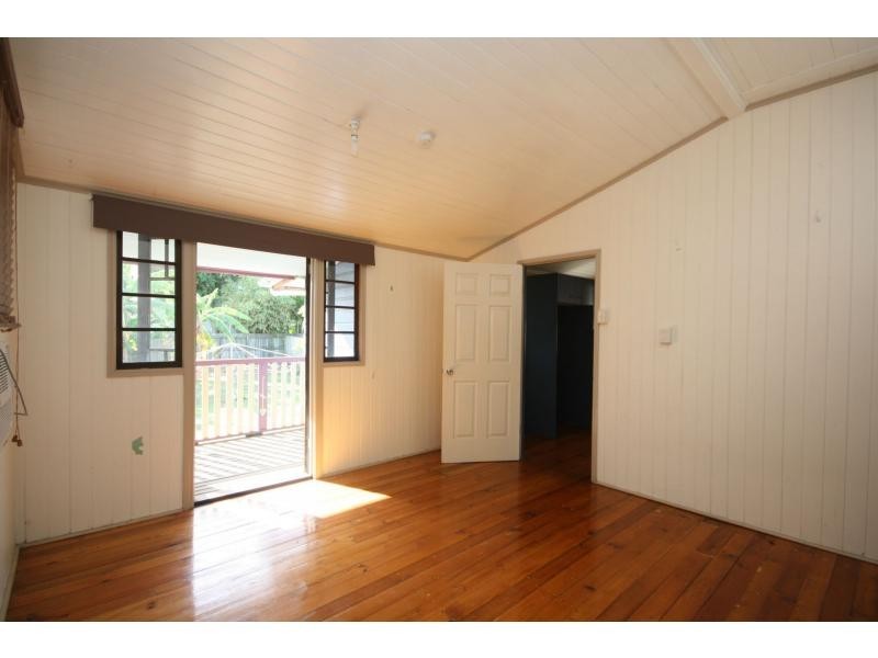 29 Whytecliffe Parade, Woody Point QLD 4019