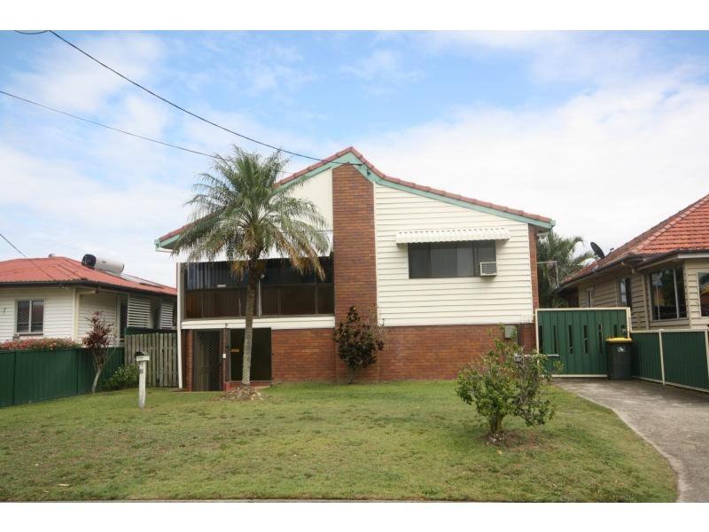 9 Laura Street, Clontarf QLD 4019