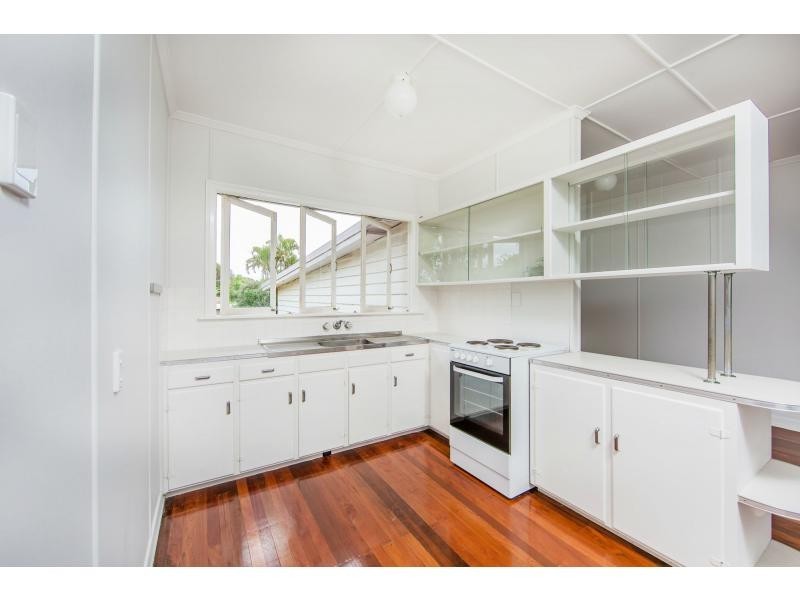 14 Jeays Street, Scarborough QLD 4020