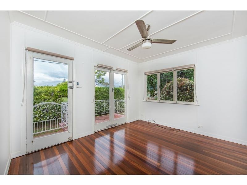 14 Jeays Street, Scarborough QLD 4020
