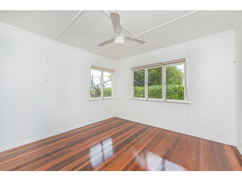 14 Jeays Street, Scarborough QLD 4020