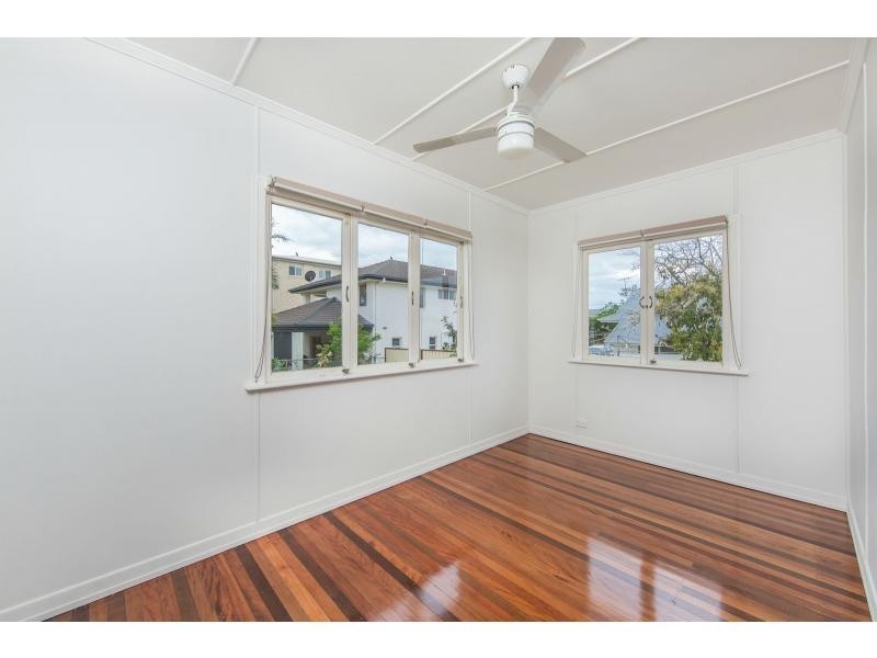 14 Jeays Street, Scarborough QLD 4020