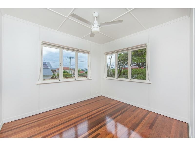 14 Jeays Street, Scarborough QLD 4020