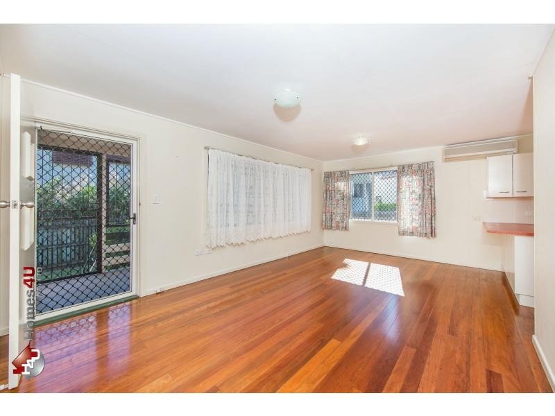 2 Hanlon Street, Scarborough QLD 4020
