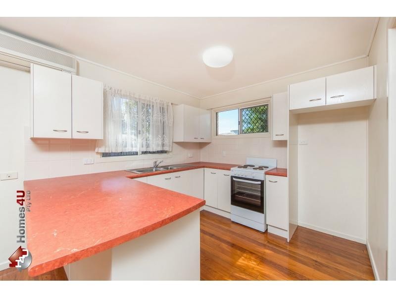 2 Hanlon Street, Scarborough QLD 4020