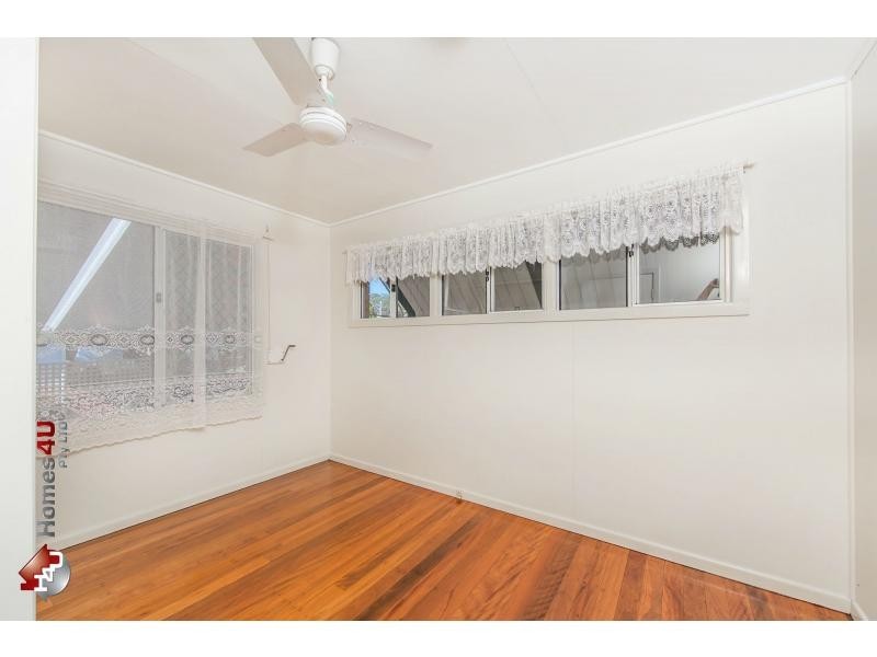 2 Hanlon Street, Scarborough QLD 4020
