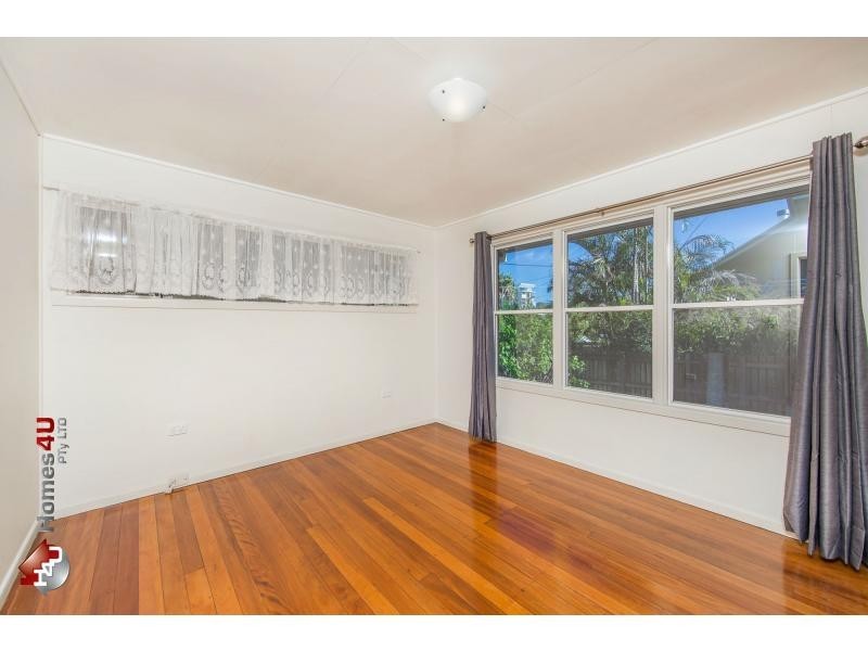 2 Hanlon Street, Scarborough QLD 4020