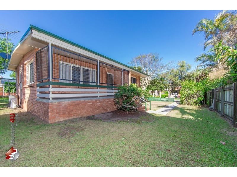 2 Hanlon Street, Scarborough QLD 4020