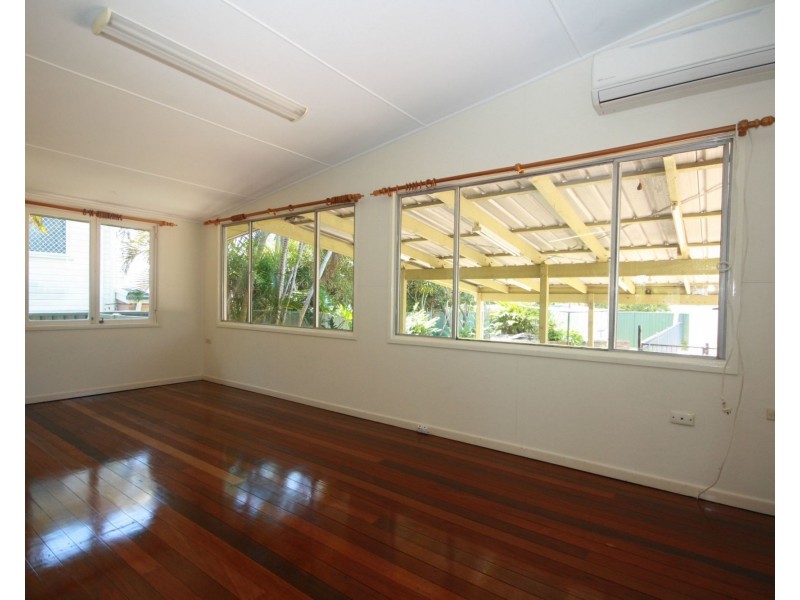 280 Victoria Avenue, Redcliffe QLD 4020