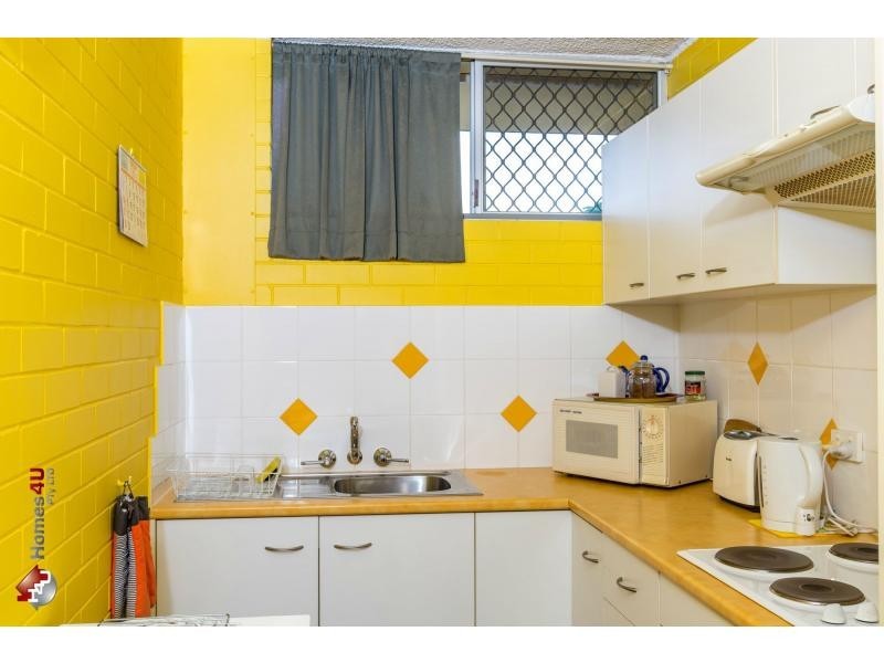 2/208 Oxley Avenue, Margate QLD 4019