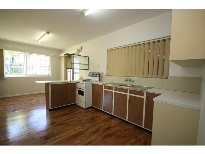 2/59 Collins Street, Woody Point QLD 4019