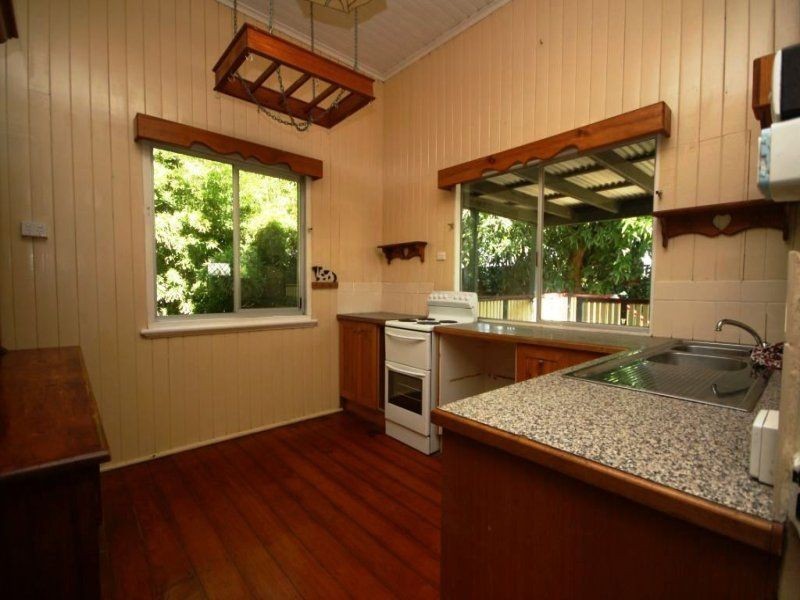 8 Lancaster Avenue, Redcliffe QLD 4020