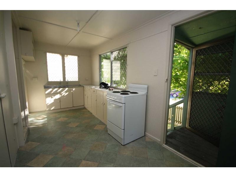 21 Louis Street, Redcliffe QLD 4020