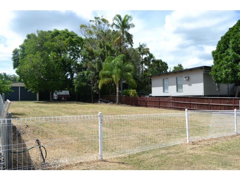 2A Heather Street, Silkstone QLD 4304