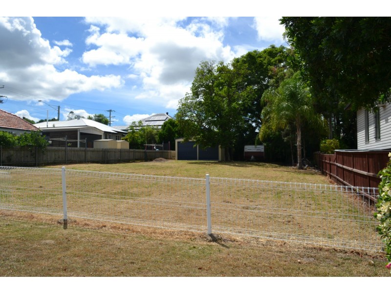 2A Heather Street, Silkstone QLD 4304