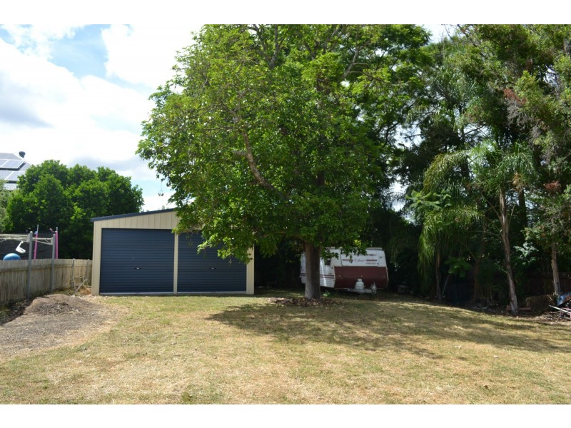 2A Heather Street, Silkstone QLD 4304